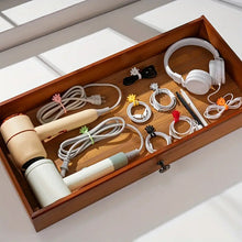 Laden Sie das Bild in den Galerie-Viewer, Handförmiger magnetischer Kabelmanager