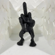 Laden Sie das Bild in den Galerie-Viewer, Mittelfingerfigur mit Beinen