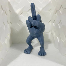 Laden Sie das Bild in den Galerie-Viewer, Mittelfingerfigur mit Beinen