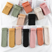 Laden Sie das Bild in den Galerie-Viewer, 🧦Frauen warme super weiche Plüschsocke🧦