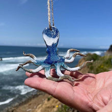 Laden Sie das Bild in den Galerie-Viewer, Hängende Dekoration „Ocean Vows“