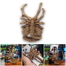 Laden Sie das Bild in den Galerie-Viewer, Schrecklicher Facehugger-Handy-Halter