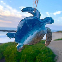 Laden Sie das Bild in den Galerie-Viewer, Hängende Dekoration „Ocean Vows“