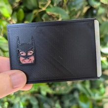 Laden Sie das Bild in den Galerie-Viewer, Batman ID-Karte Abdeckung