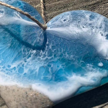 Laden Sie das Bild in den Galerie-Viewer, Hängende Dekoration „Ocean Vows“
