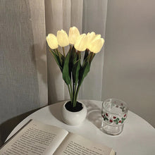 Laden Sie das Bild in den Galerie-Viewer, LED-Tulpen-Nachtlicht-Blumen-Tischlampe