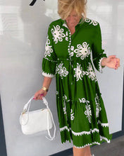 Laden Sie das Bild in den Galerie-Viewer, Kleid mit Blumendruck und 3/4-Ärmeln