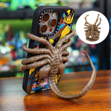 Laden Sie das Bild in den Galerie-Viewer, Schrecklicher Facehugger-Handy-Halter