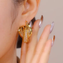 Laden Sie das Bild in den Galerie-Viewer, Modische hohle Mesh-Creolen