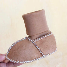 Laden Sie das Bild in den Galerie-Viewer, Warme Pelz-Babysocken