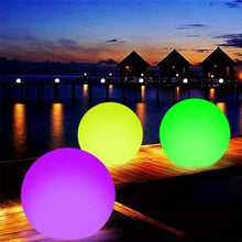 Laden Sie das Bild in den Galerie-Viewer, 16 Farben leuchtendes Wasserball-LED-Licht