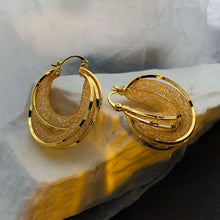 Laden Sie das Bild in den Galerie-Viewer, Modische hohle Mesh-Creolen