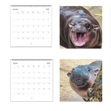Laden Sie das Bild in den Galerie-Viewer, Moo Deng Kalender | Kalender 2025