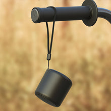 Laden Sie das Bild in den Galerie-Viewer, Tragbarer Bluetooth-Lautsprecher in Makronenfarbe