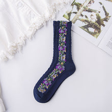 Laden Sie das Bild in den Galerie-Viewer, Vintage Socken mit Blumenstickerei (5 Paar)