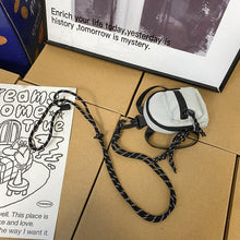 Laden Sie das Bild in den Galerie-Viewer, 2024 Trendige Minitasche mit Anhänger