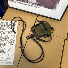 Laden Sie das Bild in den Galerie-Viewer, 2024 Trendige Minitasche mit Anhänger