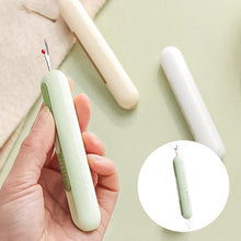 Laden Sie das Bild in den Galerie-Viewer, 2 In 1 Needle Threader Seam Ripper