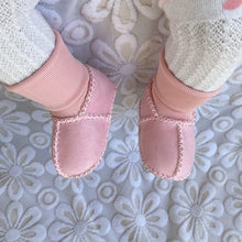 Laden Sie das Bild in den Galerie-Viewer, Warme Pelz-Babysocken