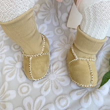 Laden Sie das Bild in den Galerie-Viewer, Warme Pelz-Babysocken