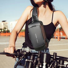 Laden Sie das Bild in den Galerie-Viewer, Lässige Multifunktionale Diebstahlsichere Brusttasche für Herren