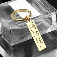 Laden Sie das Bild in den Galerie-Viewer, "I Love You More The End I Win" Lustiger Weihnachtsgeschenk-Schlüsselanhänger🎁