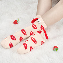 Laden Sie das Bild in den Galerie-Viewer, Paar Liebe Magnet hält Hände Socken