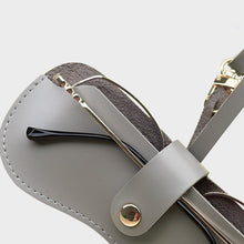 Laden Sie das Bild in den Galerie-Viewer, Sonnenbrillen-Tasche aus Leder