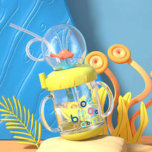 Laden Sie das Bild in den Galerie-Viewer, Babytrinkbecher mit Walspritze