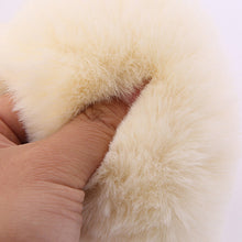 Laden Sie das Bild in den Galerie-Viewer, Universelle Plüschauto-Lenkradabdeckung