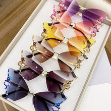 Laden Sie das Bild in den Galerie-Viewer, 💎🦋Sonnenbrille mit Schmetterlingsdiamanten 🦋💎