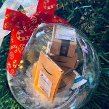 Laden Sie das Bild in den Galerie-Viewer, Christbaumschmuck transparente Kugel