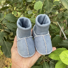 Laden Sie das Bild in den Galerie-Viewer, Warme Pelz-Babysocken