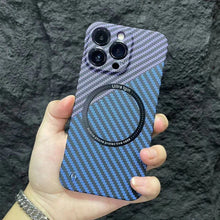 Laden Sie das Bild in den Galerie-Viewer, Rahmenlose Magnetische Handyhülle aus Karbonfaser für iPhone