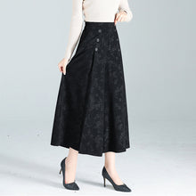 Laden Sie das Bild in den Galerie-Viewer, Damen Freizeithose Mit Vintage-Print