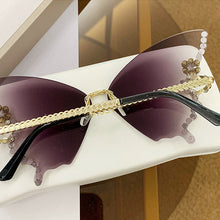 Laden Sie das Bild in den Galerie-Viewer, 💎🦋Sonnenbrille mit Schmetterlingsdiamanten 🦋💎
