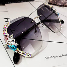 Laden Sie das Bild in den Galerie-Viewer, 💍Diamond Sunglasses & Women Sunglasses