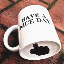 Laden Sie das Bild in den Galerie-Viewer, Lustige Mittelfinger-Tasse