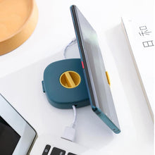 Laden Sie das Bild in den Galerie-Viewer, 2 in 1 Kabelaufwickler mit Handyhalter