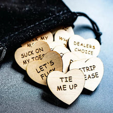 Laden Sie das Bild in den Galerie-Viewer, Lustige Token aus Holz