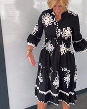 Laden Sie das Bild in den Galerie-Viewer, Kleid mit Blumendruck und 3/4-Ärmeln