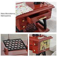 Laden Sie das Bild in den Galerie-Viewer, Mini-Nähmaschinen-Spieluhr