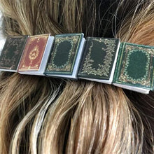 Laden Sie das Bild in den Galerie-Viewer, 📗📕📔📙Miniatur-Buch-Haarspange
