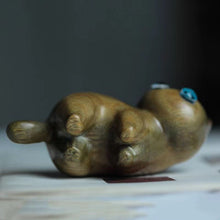 Laden Sie das Bild in den Galerie-Viewer, Handgefertigte holzgeschnitzte Katzen