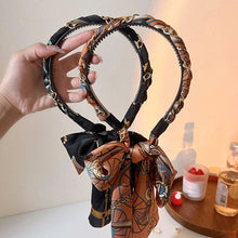 Laden Sie das Bild in den Galerie-Viewer, Modisches Elegantes Haarband