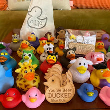 Laden Sie das Bild in den Galerie-Viewer, 🚙Jeep-Entenpuppe🦆