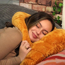 Laden Sie das Bild in den Galerie-Viewer, BOYFRIEND-KISSEN