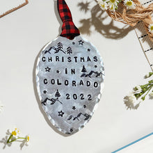 Laden Sie das Bild in den Galerie-Viewer, Weihnachten Blatt geschnitzter Schlüsselanhänger
