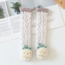 Laden Sie das Bild in den Galerie-Viewer, 🎁Flauschige Wintersocken für Babys👼