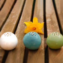 Laden Sie das Bild in den Galerie-Viewer, Perforierte handgemachte Vase Blume Stein Tischdekoration